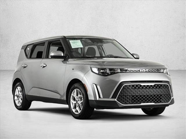 Used 2024 Kia Soul LX w/ Option Group 015 FWD image 3