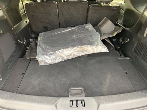 Used 2025 Ford Explorer ST-Line w/ ST-Line Street Pack image 15