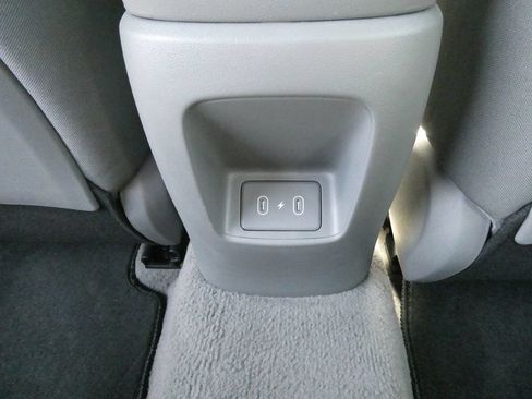 Used 2026 Hyundai Elantra Sport FWD image 17