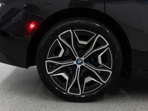 Used 2024 BMW iX xDrive50 w/ Premium Package AWD/4WD image 37