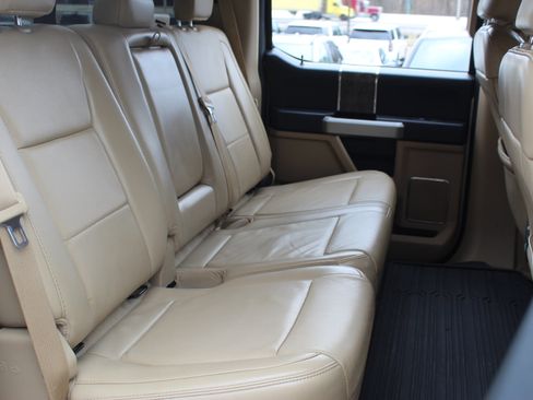 Used 2017 Ford F250 Lariat w/ Chrome Package image 29