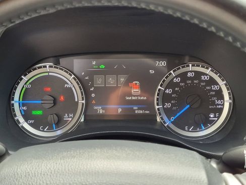 Used 2023 Toyota Highlander XLE AWD/4WD image 10