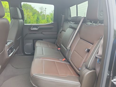 Used 2025 GMC Sierra 1500 Denali AWD/4WD image 16