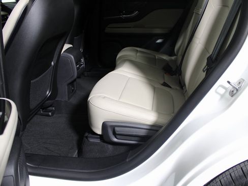 Used 2025 Lincoln Corsair Grand Touring image 12