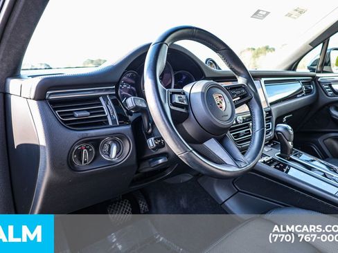 Used 2023 Porsche Macan w/ Premium Package Plus image 29