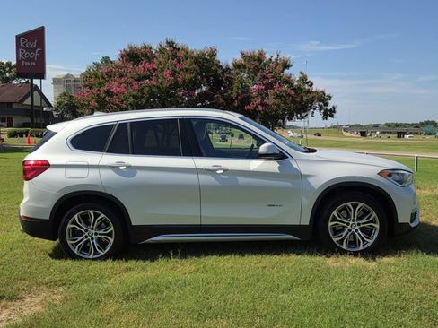Used 2016 BMW X1 xDrive28i AWD/4WD image 3