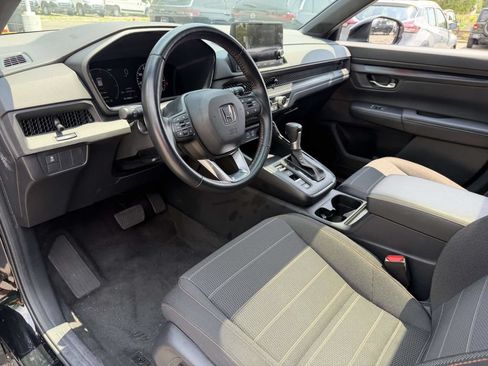 Used 2025 Honda CR-V Sport image 16