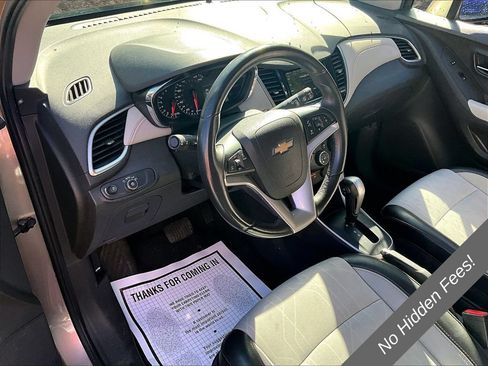 Used 2018 Chevrolet Trax LT w/ LT Convenience Package AWD/4WD image 10