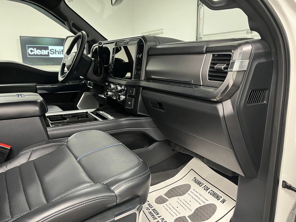 Used 2025 Ford F450 Platinum w/ FX4 Off-Road Package AWD/4WD image 57