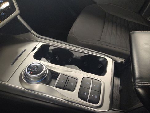 Used 2020 Ford Explorer XLT image 26