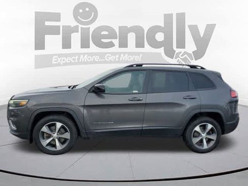 Used 2022 Jeep Cherokee Limited image 2