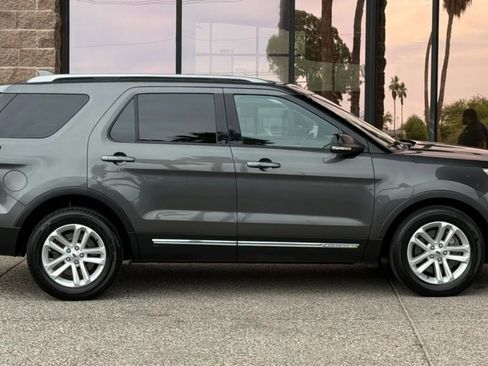 Used 2017 Ford Explorer XLT w/ Equipment Group 202A FWD image 14