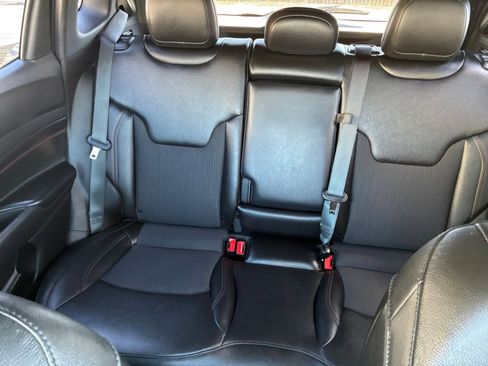 Used 2025 Jeep Compass Trailhawk image 37