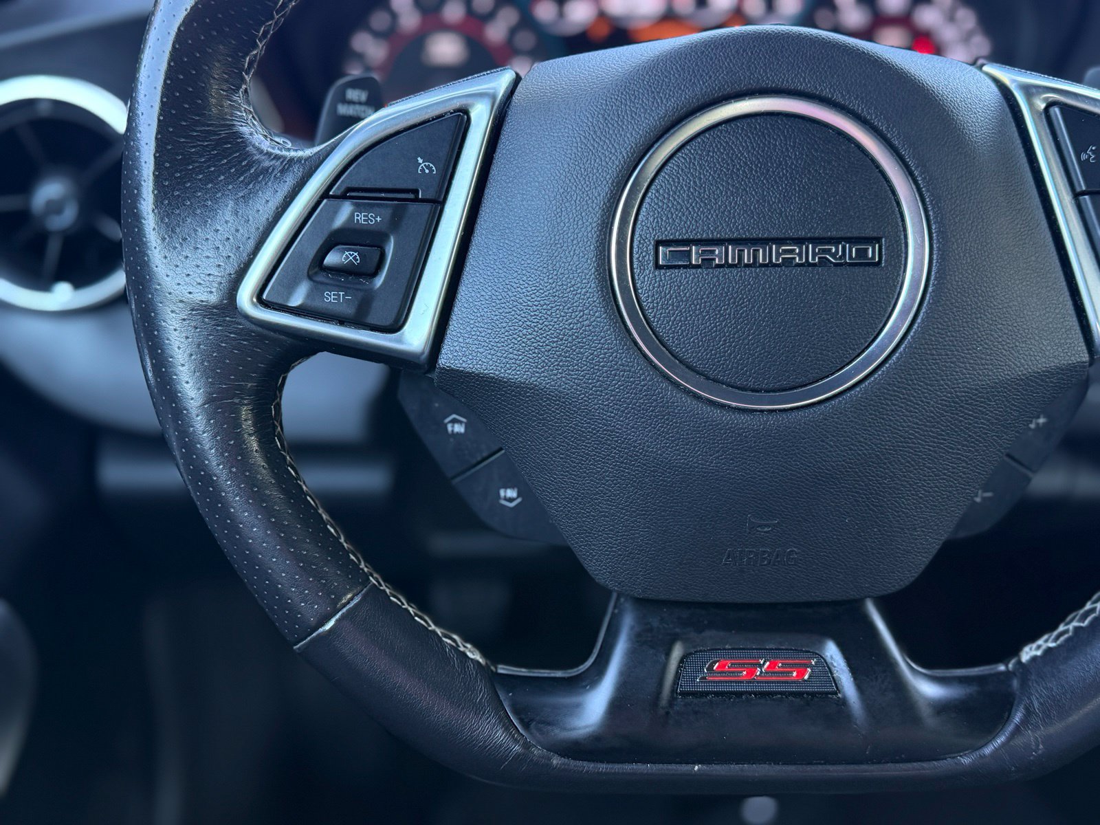 Used 2018 Chevrolet Camaro SS RWD image 26
