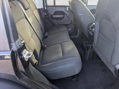 Used 2018 Jeep Wrangler Unlimited Sport S AWD/4WD image 19