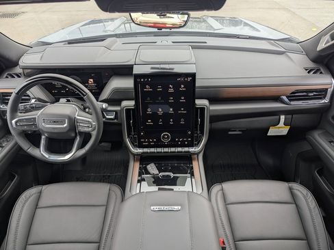 New 2026 GMC Yukon XL Denali w/ Denali Reserve Package image 19