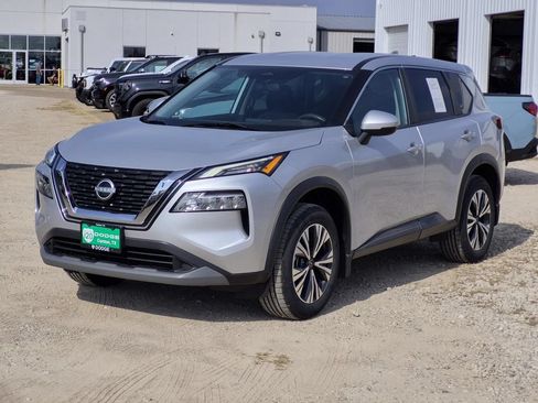 Used 2022 Nissan Rogue SV FWD image 4