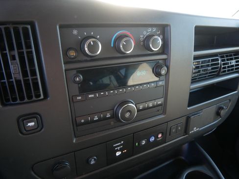 Used 2024 Chevrolet Express 3500 LT w/ LT Preferred Equipment Group RWD image 31