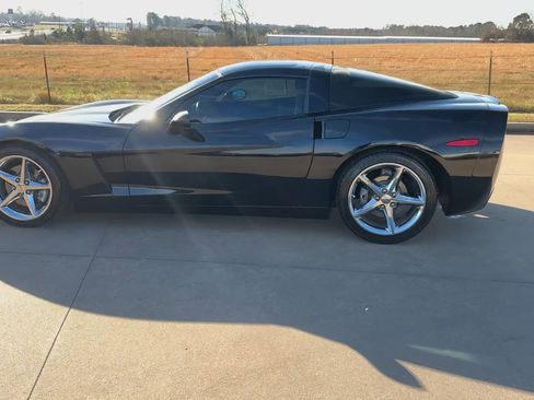 Used 2013 Chevrolet Corvette Coupe w/ 3LT Preferred Equipment Group image 9