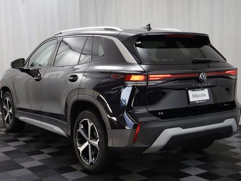 New 2025 Volkswagen Tiguan SE image 15
