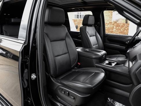 Used 2021 Chevrolet Suburban LT image 35