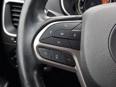 Used 2019 Jeep Cherokee Latitude Plus image 20