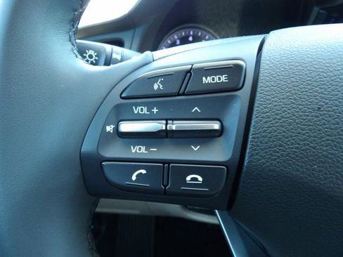 Used 2020 Hyundai Elantra Value Edition FWD image 16