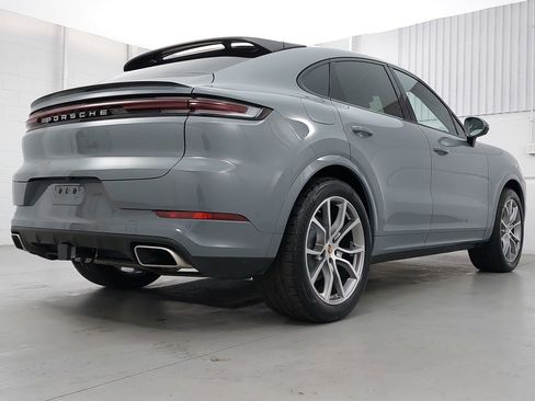 Certified 2025 Porsche Cayenne Coupe image 7