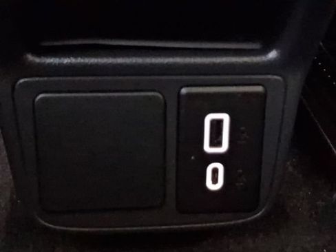 Used 2023 Buick Encore GX Select w/ Sport Touring Package FWD image 36