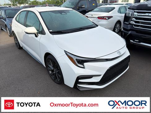 Used 2025 Toyota Corolla SE FWD image 1
