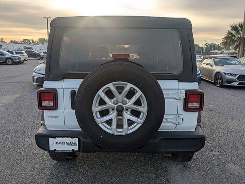 Used 2023 Jeep Wrangler Unlimited Sport AWD/4WD image 4