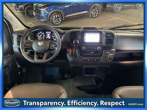Used 2025 RAM ProMaster 2500 w/ Convenience Group FWD image 16