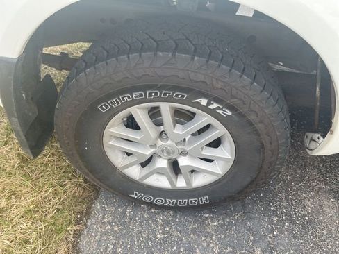 Used 2017 Nissan Frontier SV image 9