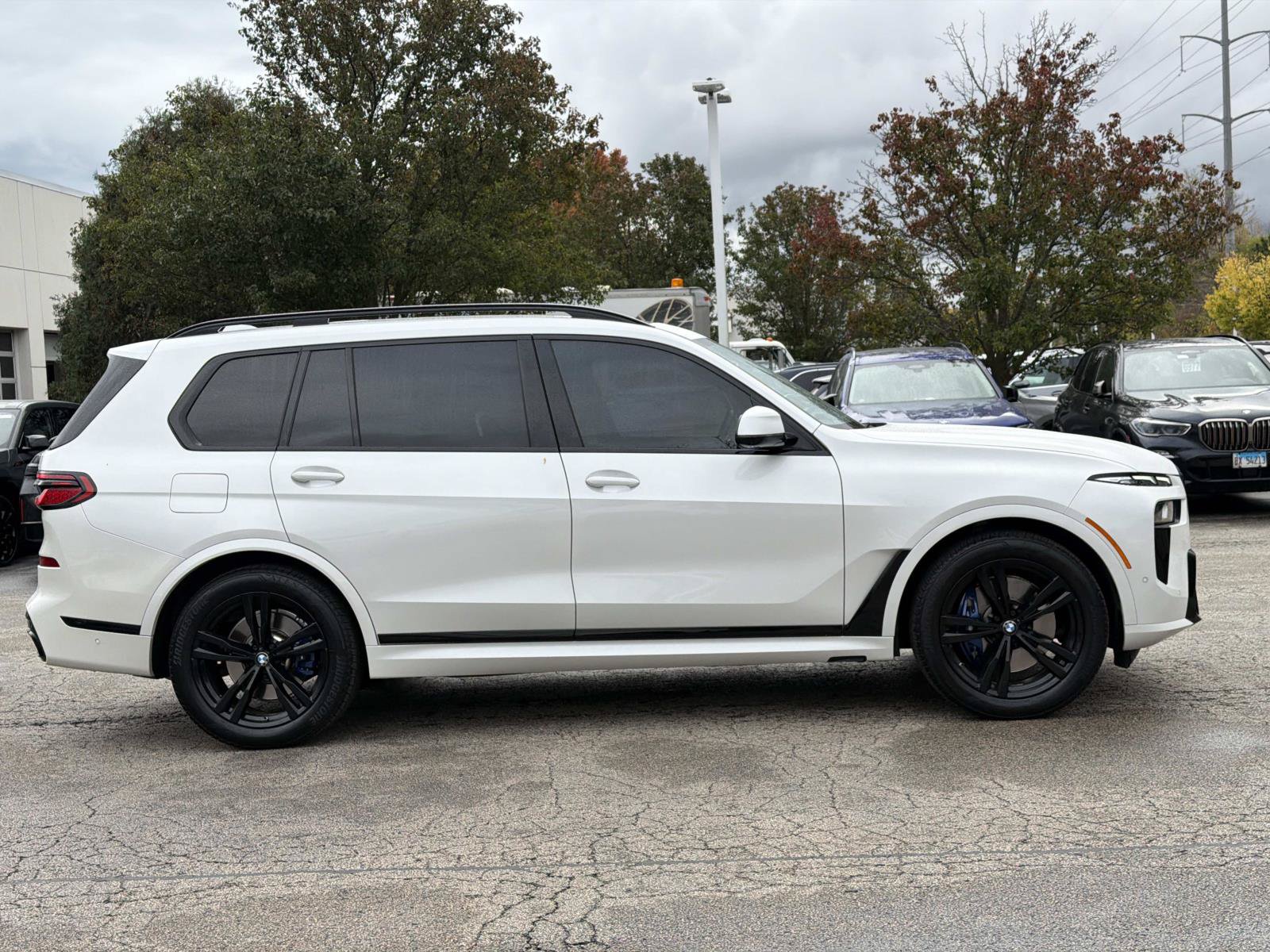 Certified 2024 BMW X7 xDrive40i w/ M Sport Package AWD/4WD image 4