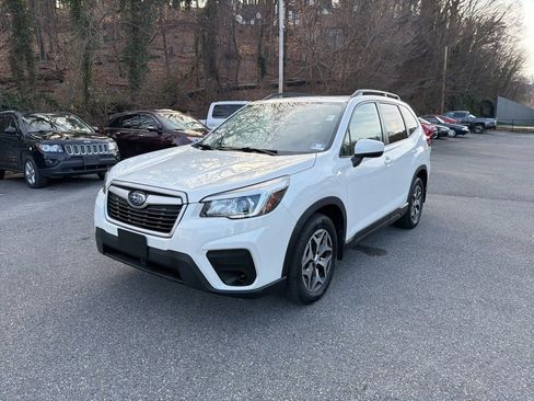 Used 2019 Subaru Forester Premium w/ All-Weather Package image 3