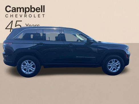 Used 2023 Jeep Grand Cherokee Laredo AWD/4WD image 7