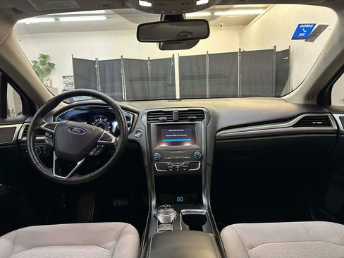 Used 2019 Ford Fusion SE w/ Equipment Group 151A image 53