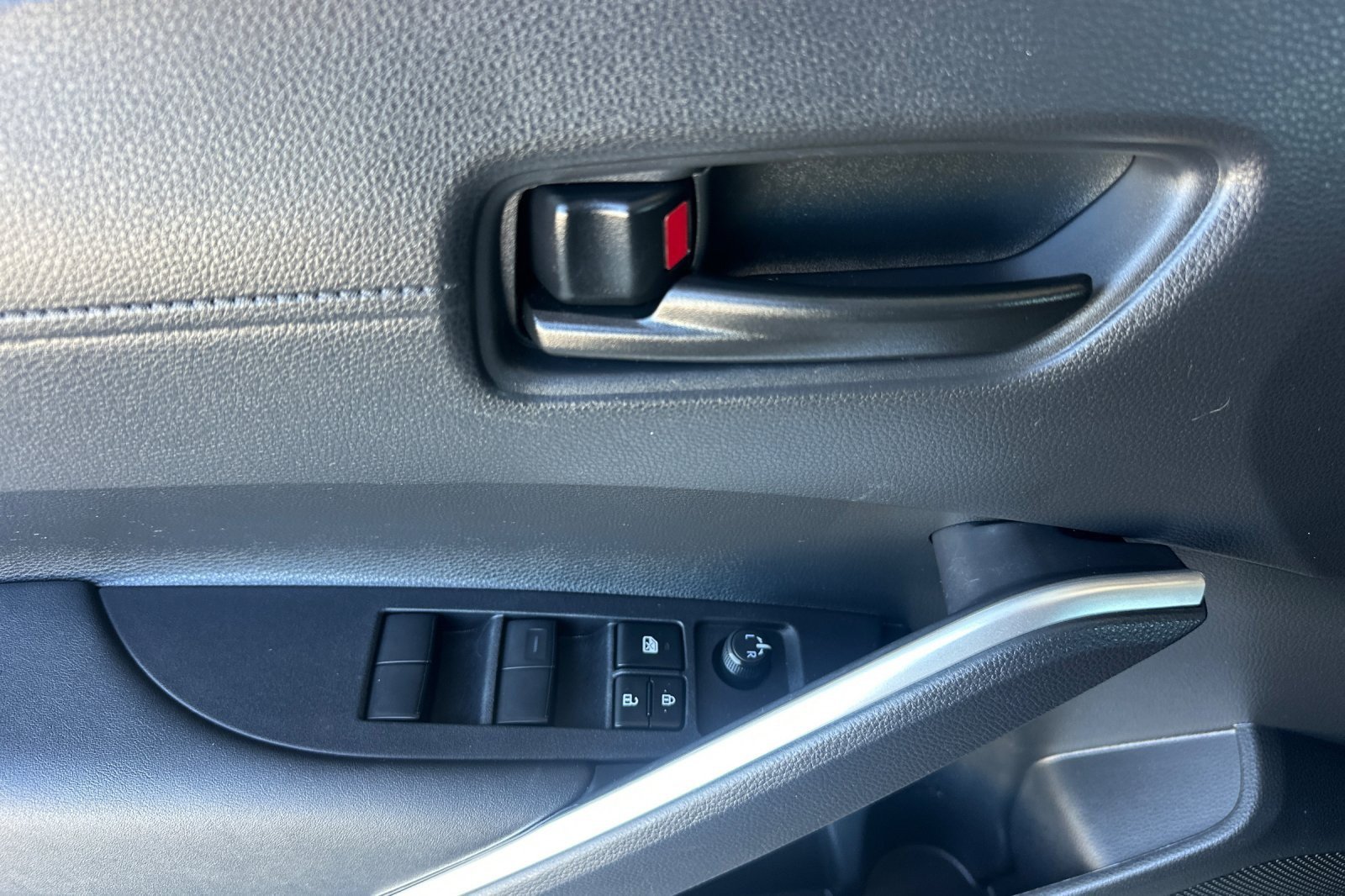 Certified 2024 Toyota Corolla Cross AWD Hybrid image 10