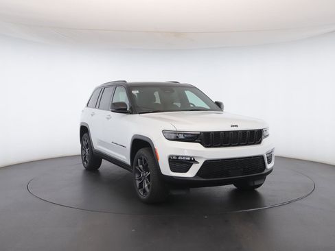 New 2025 Jeep Grand Cherokee Limited image 32