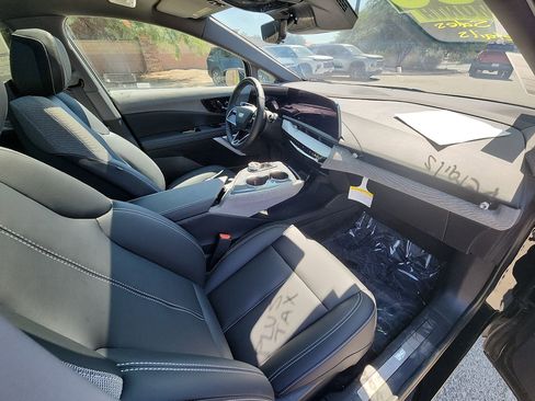 New 2025 Cadillac Optiq Luxury 1 image 85