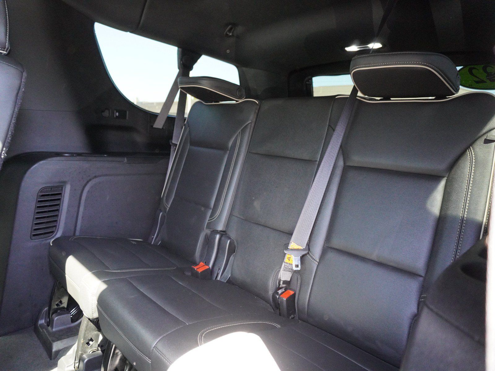 Used 2022 GMC Yukon XL SLT w/ SLT Premium Package AWD/4WD image 16
