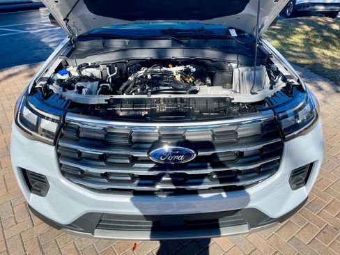 Used 2025 Ford Explorer Active image 18
