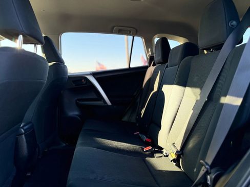 Used 2017 Toyota RAV4 LE FWD image 31