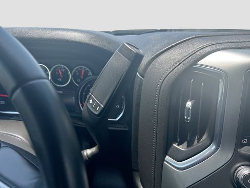 Used 2023 Chevrolet Silverado 2500 LT AWD/4WD image 16