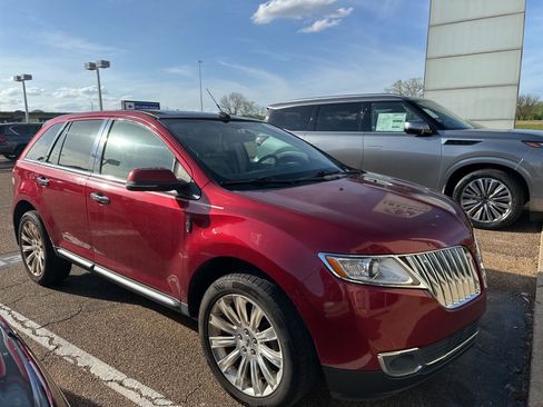 Used 2014 Lincoln MKX FWD w/ Equipment Group 102A image 5