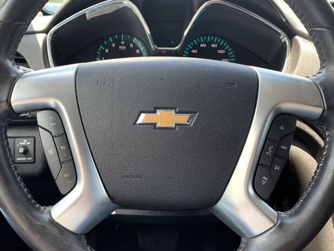 Used 2017 Chevrolet Traverse LT w/ Style and Technology Package FWD image 19