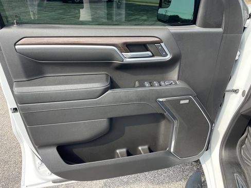 Used 2024 Chevrolet Silverado 1500 RST w/ Convenience Package II AWD/4WD image 9