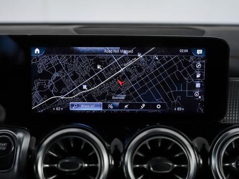 Certified 2022 Mercedes-Benz EQB 300 4MATIC image 20