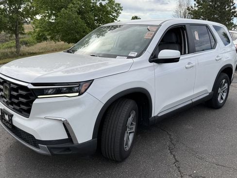 Used 2023 Honda Pilot EX-L image 2