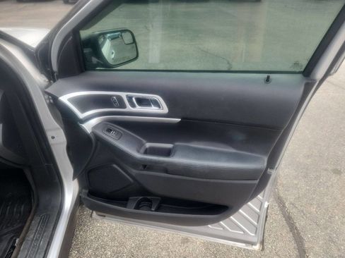 Used 2015 Ford Explorer XLT w/ Equipment Group 202B image 20